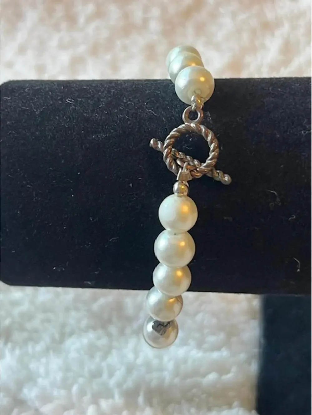 Elegant Faux Pearl and Crystal Beaded Bracelet with Toggle Clasp